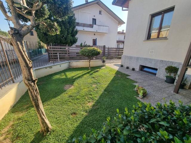 Villa Schiera in vendita a San Francesco, Limbiate