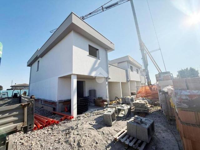 Villa Schiera in vendita a Cascina Restelli, Limido Comasco