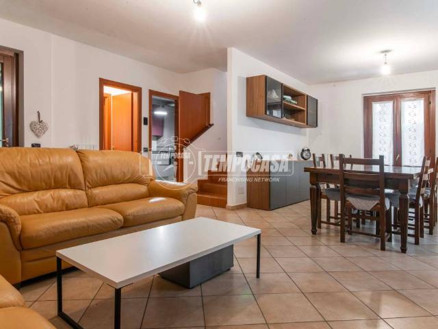 Villa Schiera in vendita a Limido Comasco, Lombardia