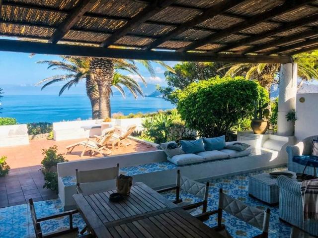 Villa Schiera in vendita a Panarea, Sicilia