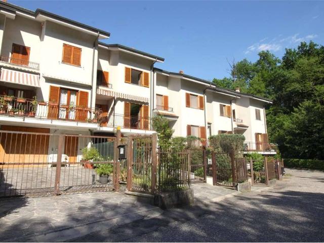 Villa Schiera in vendita a Lipomo, Lombardia