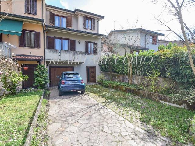 Villa Schiera in vendita a Lipomo, Lombardia