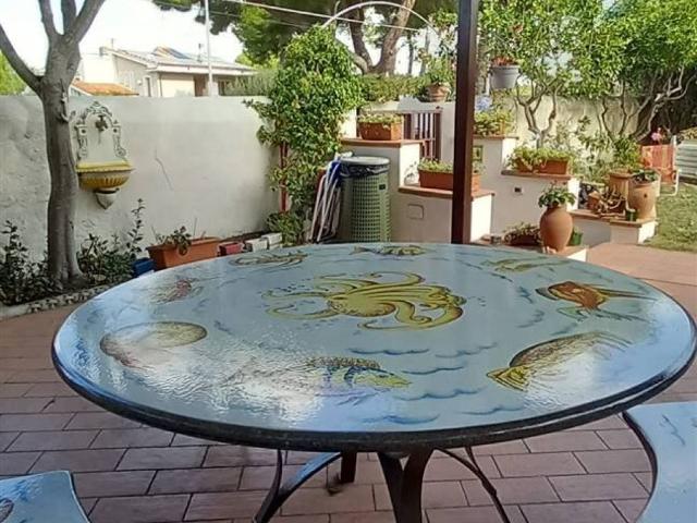 Villa Schiera in vendita a Livorno