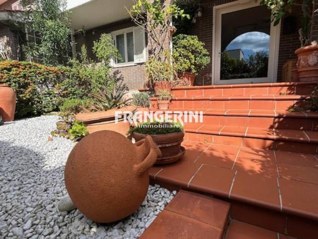 Villa Schiera in vendita a Livorno