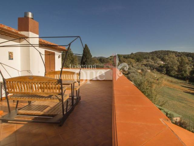 Villa Schiera in vendita a Collinaia, Livorno