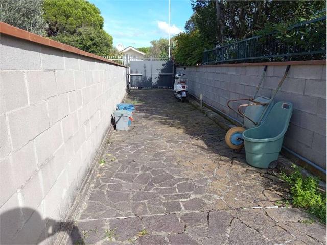 Villa Schiera in vendita a Montenero basso, Livorno