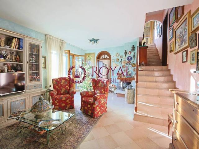 Villa Schiera in vendita a Montenero basso, Livorno