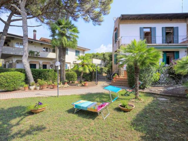 Villa Schiera in vendita a Quercianella, Livorno