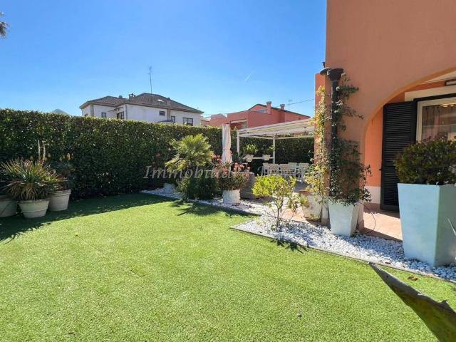 Villa Schiera in vendita a Loano, Liguria