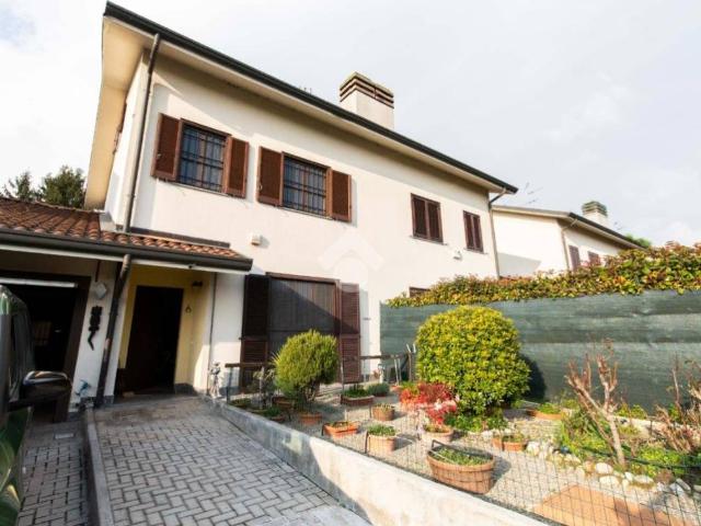 Villa Schiera in vendita a Locate di Triulzi, Moro Di Locate