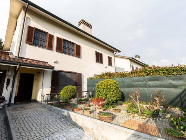 Villa Schiera in vendita a Locate di Triulzi, Moro Di Locate