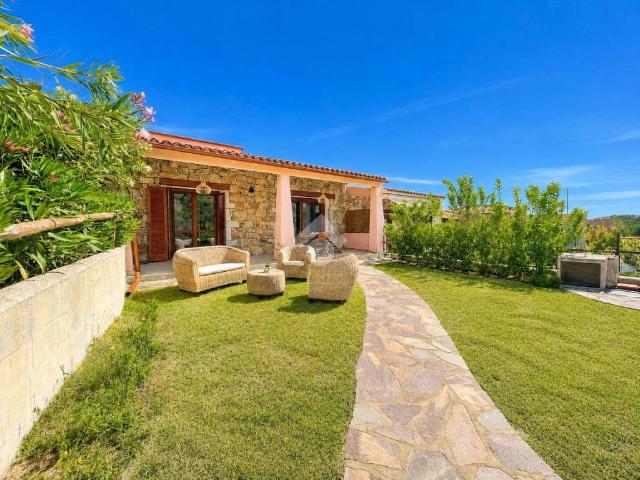 Villa Schiera in vendita a Porto San Paolo, Sardigna/Sardegna