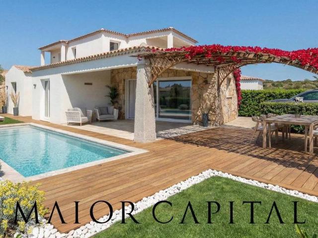 Villa Schiera in vendita a Porto San Paolo, Sardigna/Sardegna