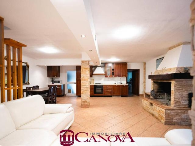 Villa Schiera in vendita a Manera, Lomazzo