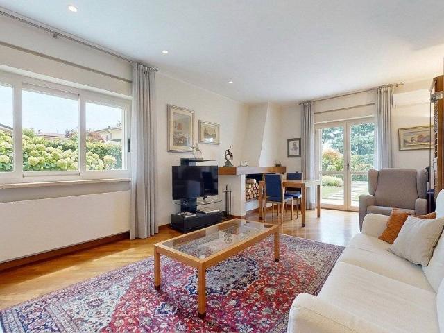 Villa Schiera in vendita a Lomazzo di Sotto, Lomazzo