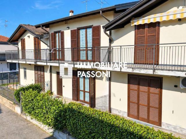 Villa Schiera in vendita a Lonate Ceppino, Varese