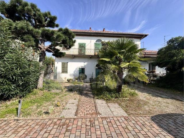 Villa Schiera in vendita a Lonate Pozzolo, Lombardia