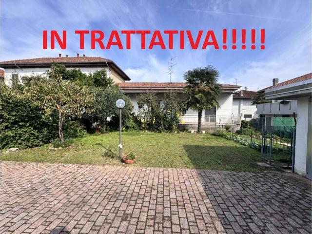Villa Schiera in vendita a Lonate Pozzolo, Lombardia