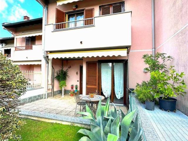 Villa Schiera in vendita a Lonate Pozzolo, Lombardia