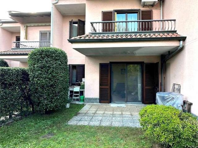 Villa Schiera in vendita a Lonate Pozzolo, Lombardia