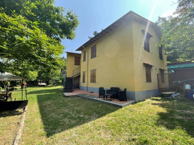 Villa Schiera in vendita a Unione di Comuni Valdarno e Valdisieve, Londa