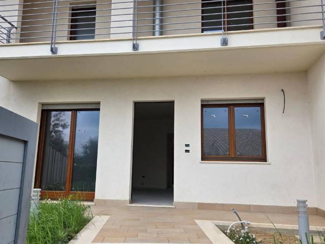 Villa Schiera in vendita a Loreto Aprutino, Abruzzo