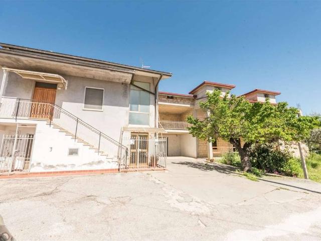 Villa Schiera in vendita a Loreto Aprutino, Abruzzo