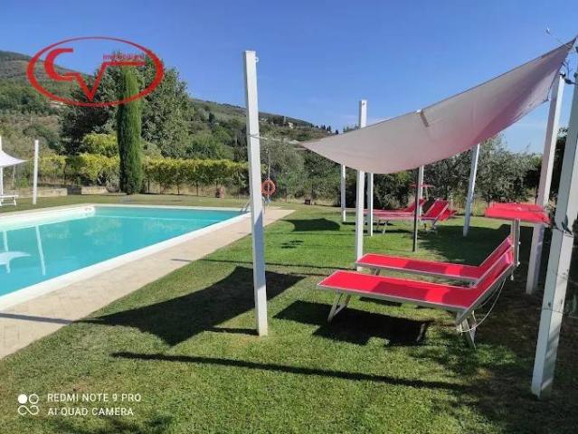 Villa Schiera in vendita a Loro Ciuffenna, Toscana