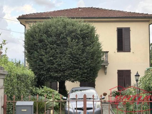 Villa Schiera in vendita a San Concordio, Bagni Di Lucca Ponte