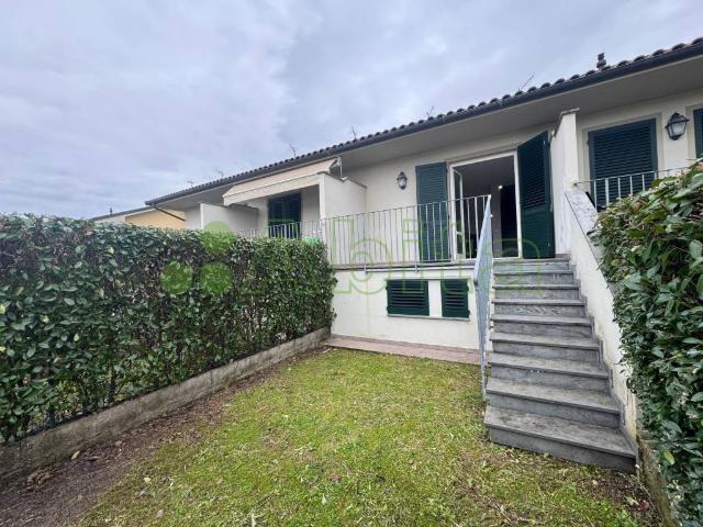 Villa Schiera in vendita a Bagni Di Lucca Ponte, Toscana