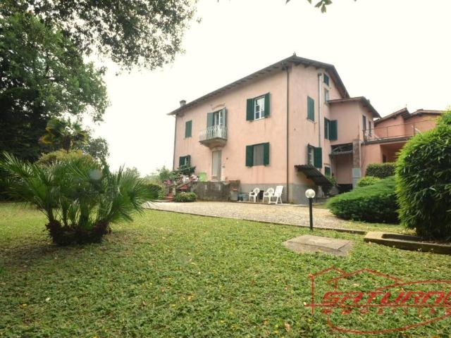 Villa Schiera in vendita a San Macario in Piano, Bagni Di Lucca Ponte
