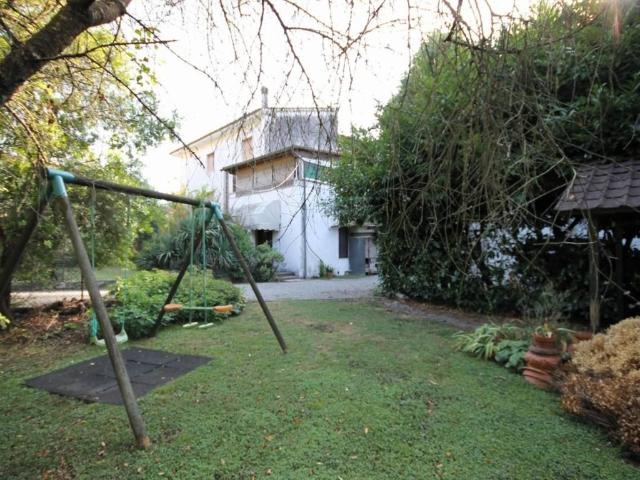 Villa Schiera in vendita a Nozzano Castello, Bagni Di Lucca Ponte