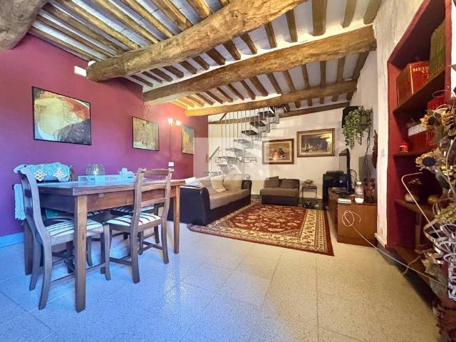 Villa Schiera in vendita a Corte Dovichetti, Bagni Di Lucca Ponte