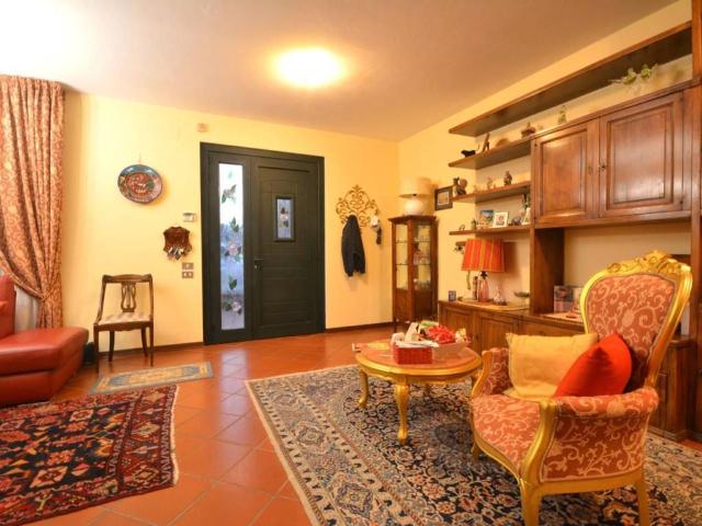 Villa Schiera in vendita a Tempagnano di Lunata, Bagni Di Lucca Ponte