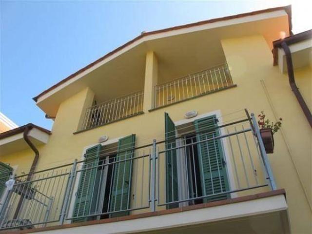 Villa Schiera in vendita a San Cassiano a Vico, Bagni Di Lucca Ponte