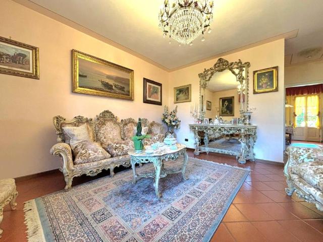 Villa Schiera in vendita a Santissima Annunziata, Bagni Di Lucca Ponte