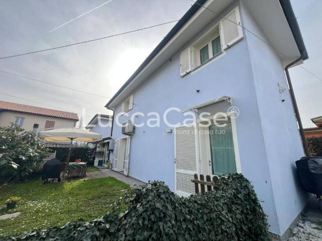 Villa Schiera in vendita a San Concordio, Bagni Di Lucca Ponte