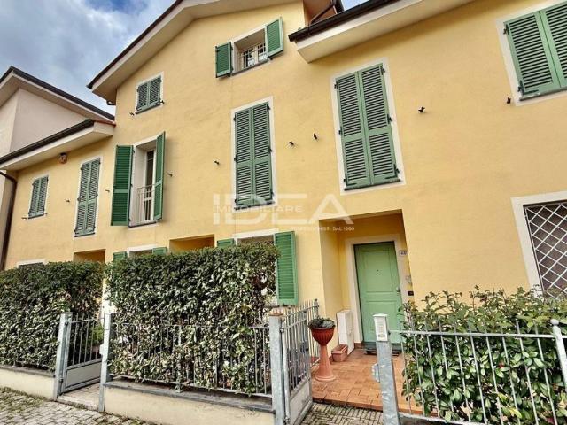 Villa Schiera in vendita a San Cassiano a Vico, Bagni Di Lucca Ponte