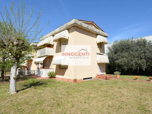 Villa Schiera in vendita a Santissima Annunziata, Bagni Di Lucca Ponte