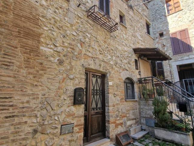 Villa Schiera in vendita a Collesecco, Lugnano In Teverina