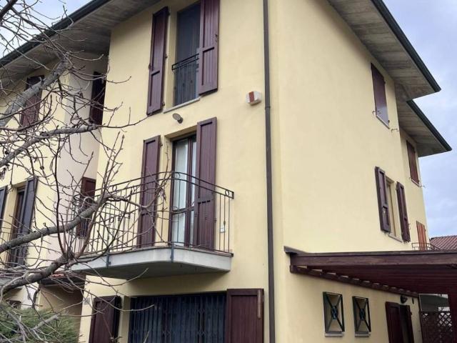 Villa Schiera in vendita a Unione dei comuni della Bassa Romagna, Lugo