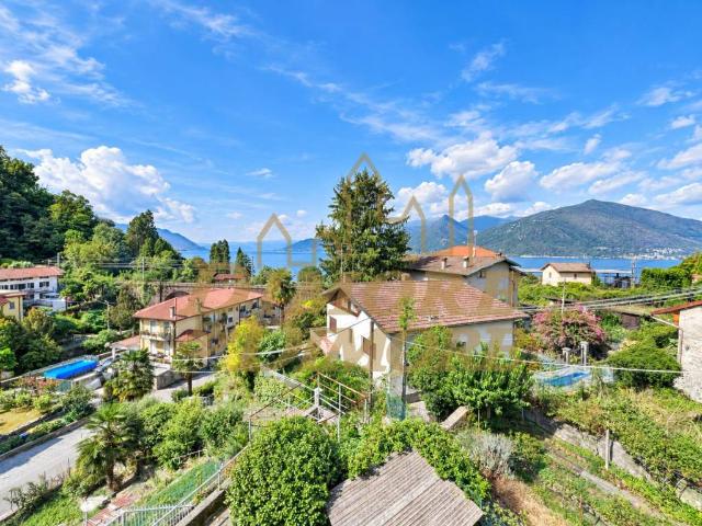 Villa Schiera in vendita a Colmegna, Luino