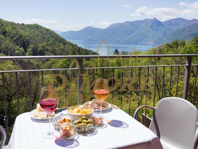 Villa Schiera in vendita a Comunità Montana Valli del Verbano, Dumenza