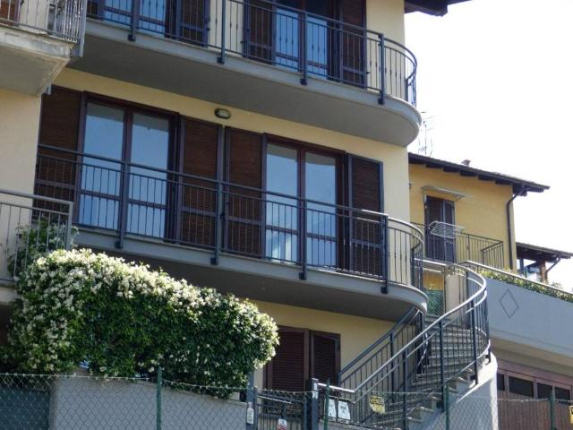Villa Schiera in vendita a Comunità Montana Valli del Verbano, Luino