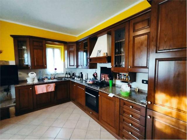 Villa Schiera in vendita a Isola, Luni
