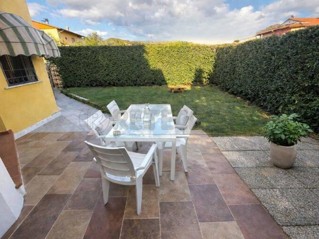 Villa Schiera in vendita a Dogana, Luni