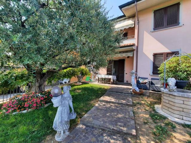 Villa Schiera in vendita a Lurano, Bergamo