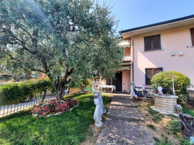 Villa Schiera in vendita a Lurano, Lombardia