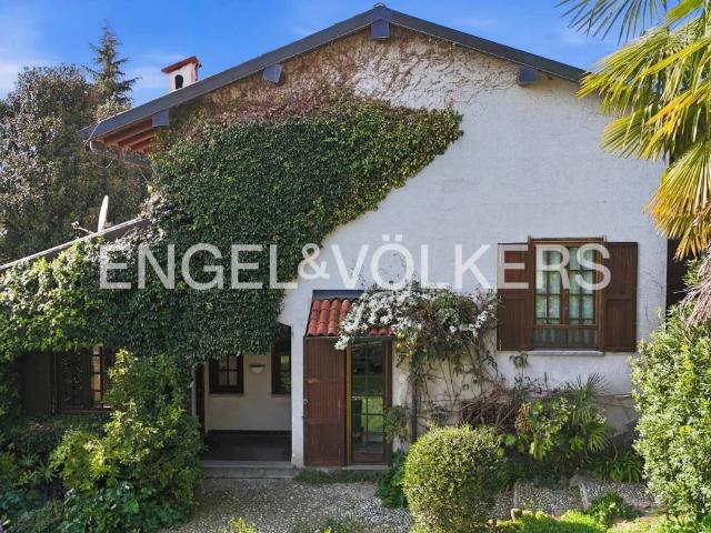 Villa Schiera in vendita a Casciago, Lombardia