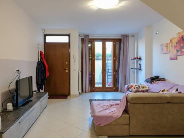Villa Schiera in vendita a Corneto, Marche